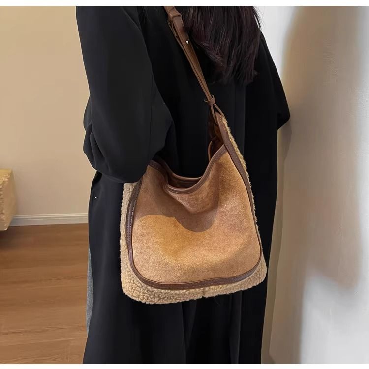 FOUR ONE Lammwollplüsch für Damen, neue, vielseitige Umhängetasche mit großem Fassungsvermögen und hochwertiger Wassereimer_voghion.com