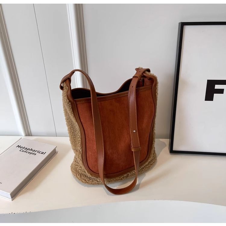 FOUR ONE Lammwollplüsch für Damen, neue, vielseitige Umhängetasche mit großem Fassungsvermögen und hochwertiger Wassereimer_voghion.com