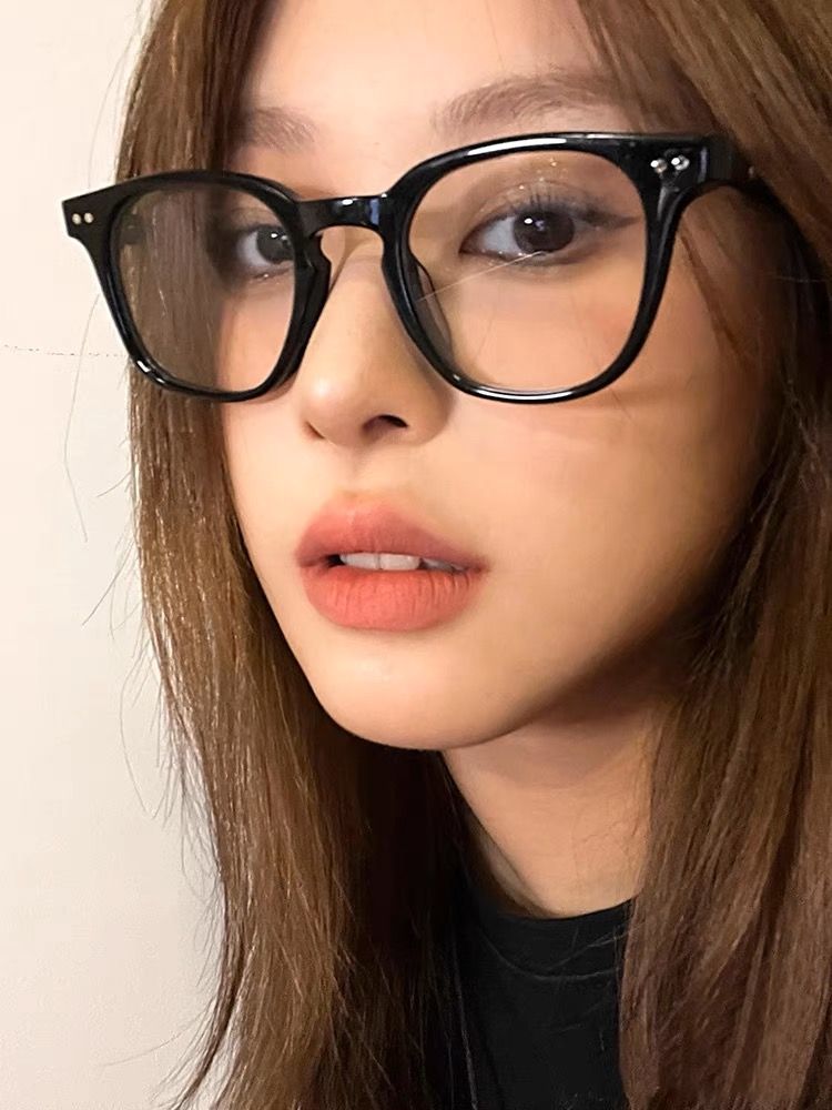 No-makeup artifact, professional anti-blue light radiation black-framed glasses for women, flat mirrors for small faces, can be equipped with prescription myopia glasses
