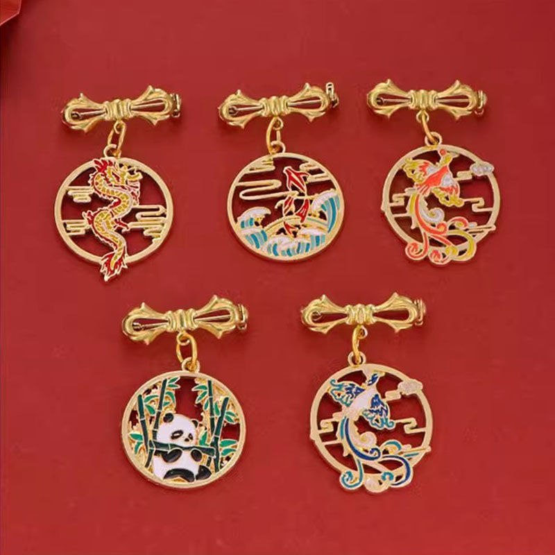 中国风龙年胸针可爱锦鲤动物金属徽章男女创意别针包包百搭配饰品