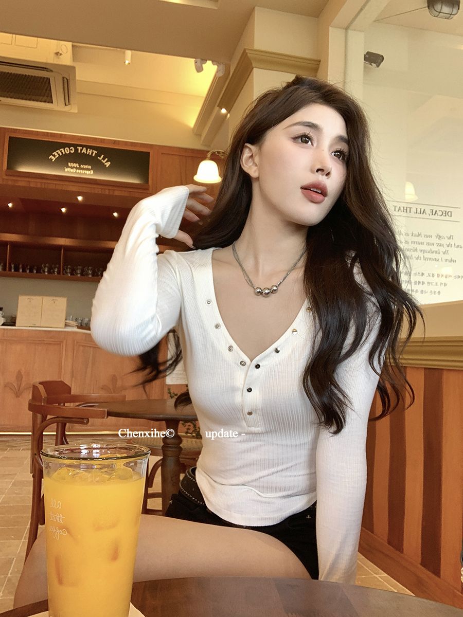 辣妹白色v領修身收腰T恤2023新款長袖上衣女獨特别致打底衫內搭潮