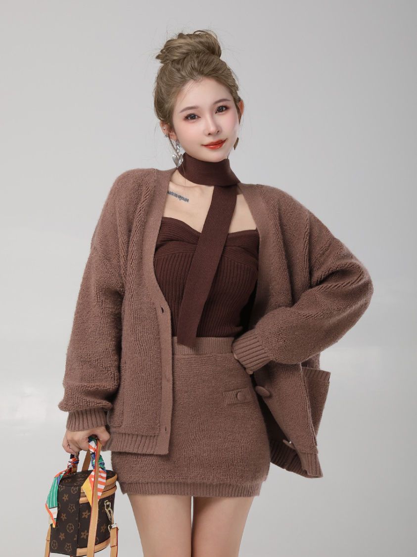小眾時尚套裝女秋冬爆款氣質通勤外搭毛衣開衫+甜辣顯瘦包臀短裙