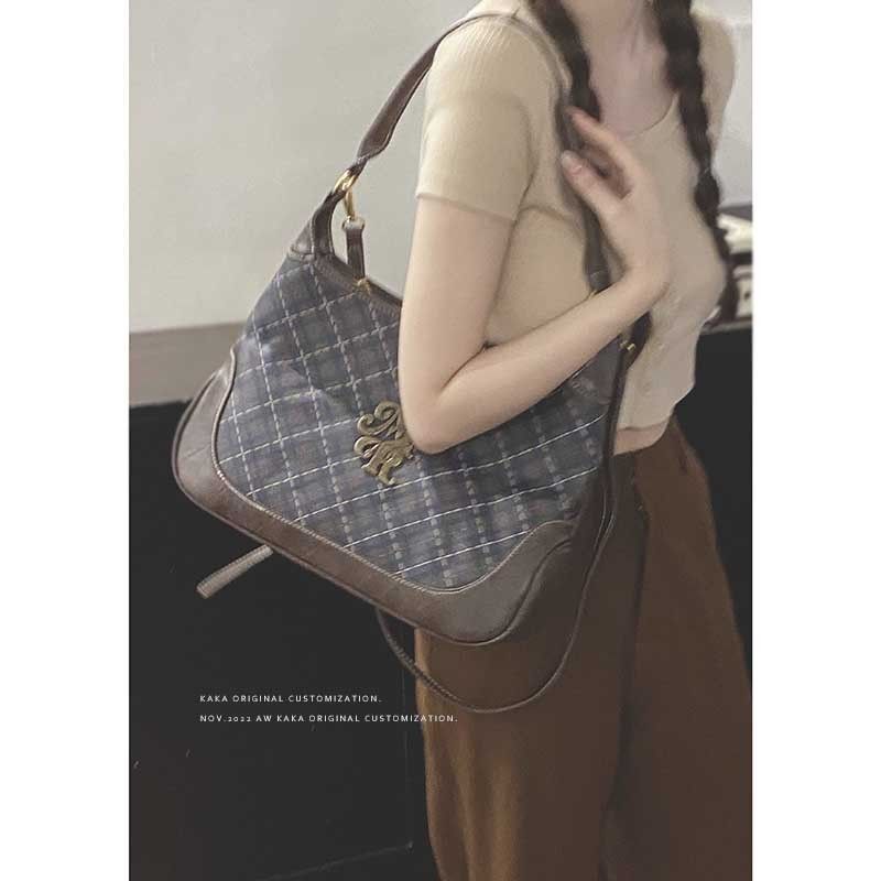 Maillard retro armpit bag for women 2023 new trendy Korean plaid baguette bag niche portable crossbody bag
