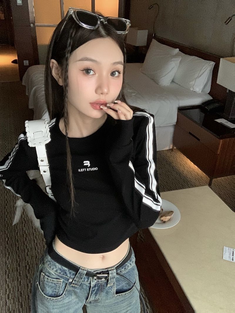 黑色美式條紋長袖T恤女秋冬季新款修身正肩內搭打底衫短款上衣