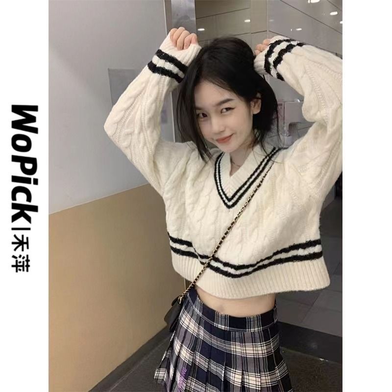 學院風2023新款v領毛衣女秋冬女士設計感小眾短款針織衫外穿上衣