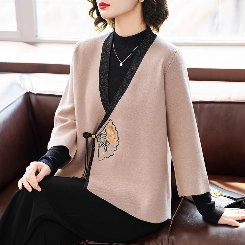 洋氣2023新款媽媽春秋裝外套上衣冬中老年女高貴中年婦女品牌開衫
