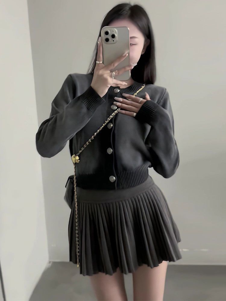 小香風洋氣套裝女秋冬爆款小眾針織開衫+高腰顯瘦半身裙兩件套潮