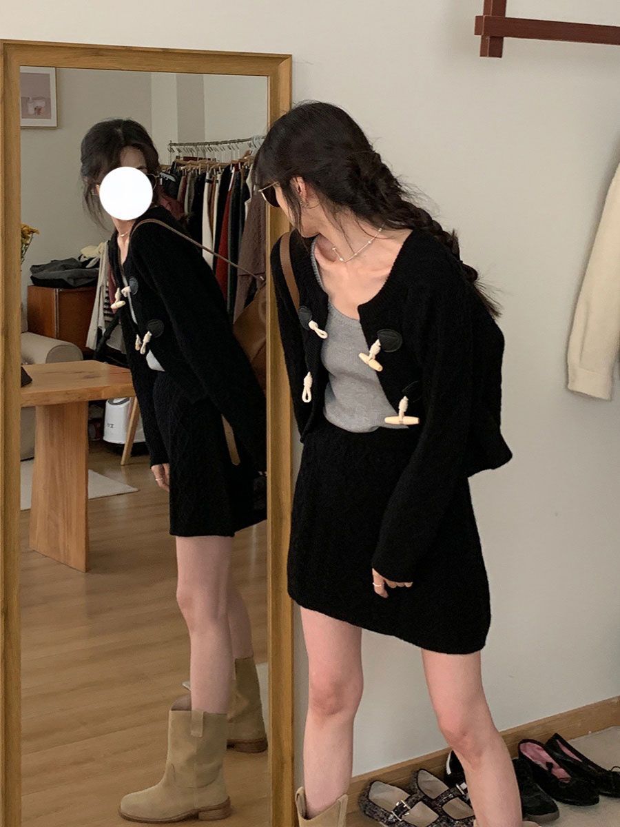黑色牛角扣慵懶風毛衣開衫外套高腰a字半身裙兩件套女2023秋季款