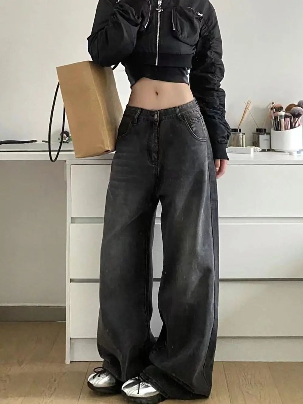 高街ins黑灰色闊腿牛仔褲女秋季新款高腰寬鬆遮肉顯瘦直筒拖地褲
