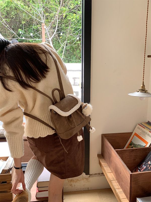 Autumn and winter velvet bread bag for women 2023 new niche girl backpack cute retro small backpack