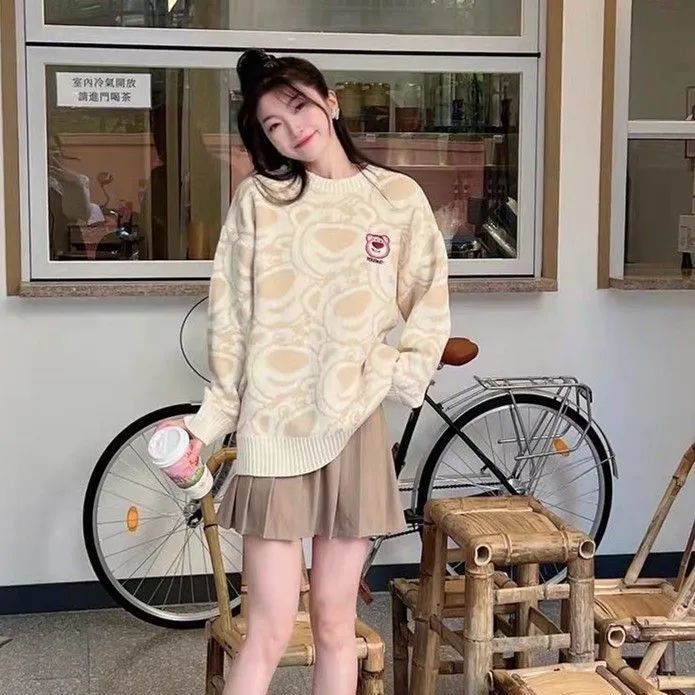 XJ家草莓熊滿印圓領毛衣女日系小眾酒紅色溫柔別致針織衫冬款加厚