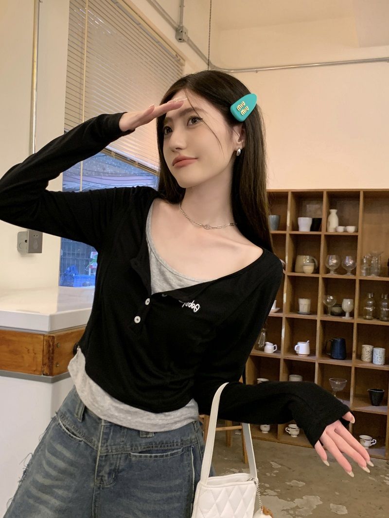 韩版假两件长袖t恤女春秋新款设计感修身显瘦短款针织衫打底上衣