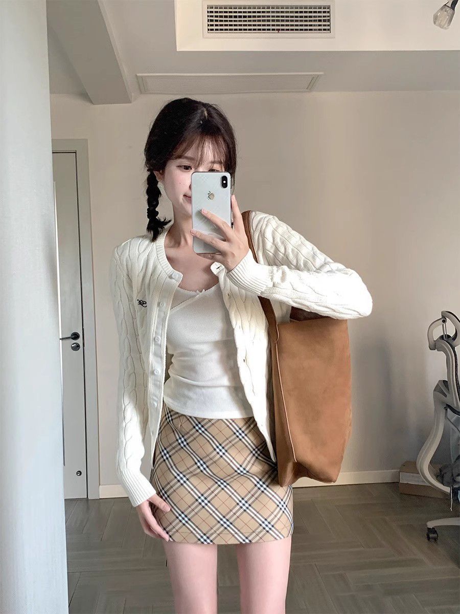 甜辣風套裝女春秋季刺繡麻花針織開衫內搭花邊T恤高腰格紋半身裙