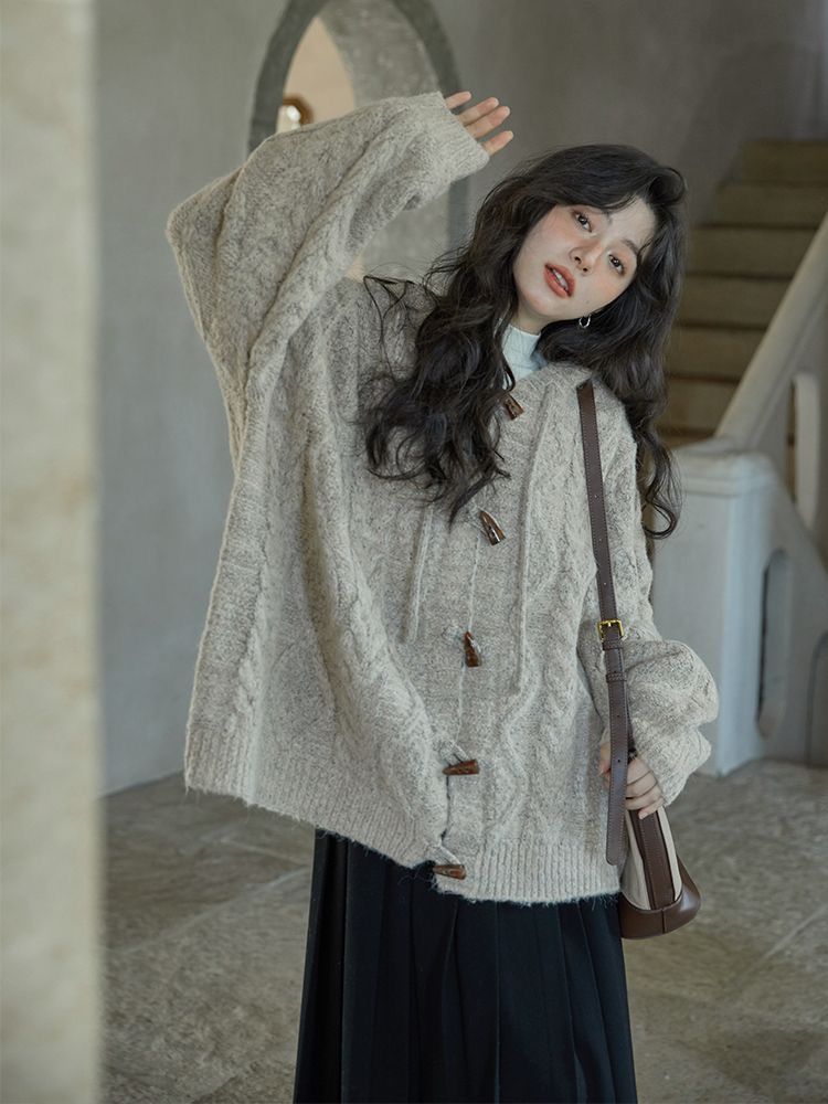 Autumn and winter petite, gentle and thick Maillard design hooded sweater niche cardigan sweater jacket top