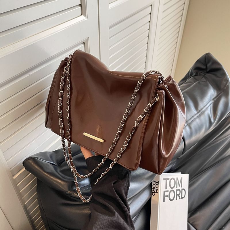 Large-capacity armpit bag for women 2023 new high-end French niche tote bag retro single shoulder crossbody bag