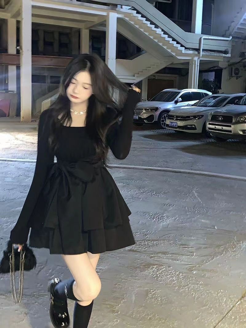 美拉德秋季新款方领法式气质黑色连衣裙小众设计高级感裙子女