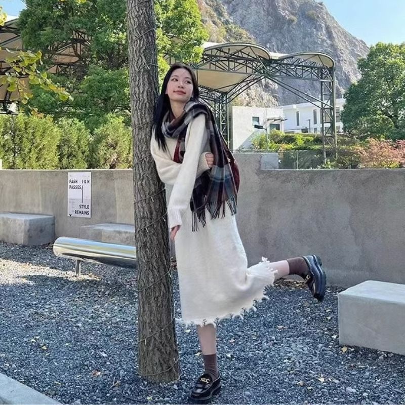 XJ家針織衫連衣裙女春秋2023新款配大衣寬鬆慵懶風長款內搭毛衣裙