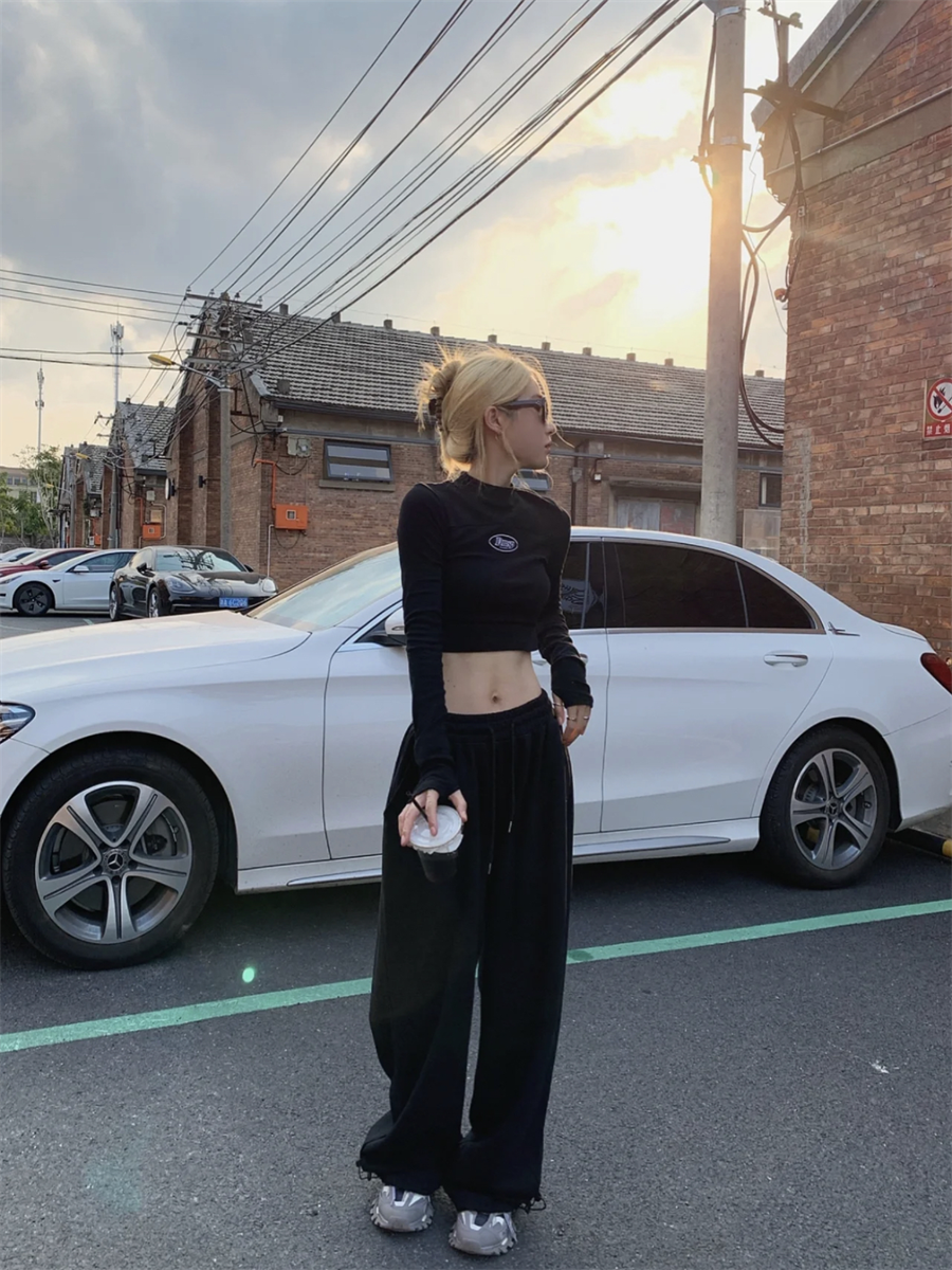 美拉德正肩長袖T恤女2023秋季新品修身打底衫短款緊身露腰上衣女