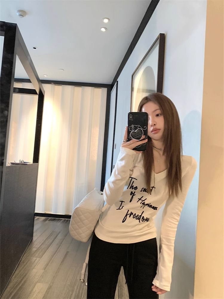 美式甜辣風V領德絨磨毛T恤女設計感顯瘦印花修身長袖百搭打底衫潮