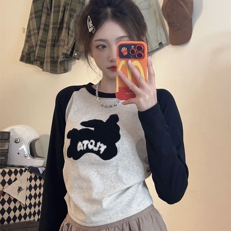 春秋打底衫甜辣妹短款設計感上衣美式印花撞色植絨刺繡長袖t恤女