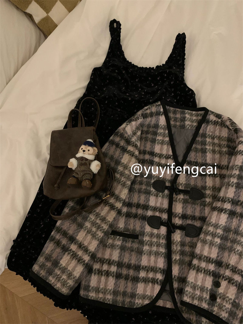 Autumn and winter wear a complete set of high-end Korean retro plaid thickened coats, cotton coats, floral dresses and two-piece sets