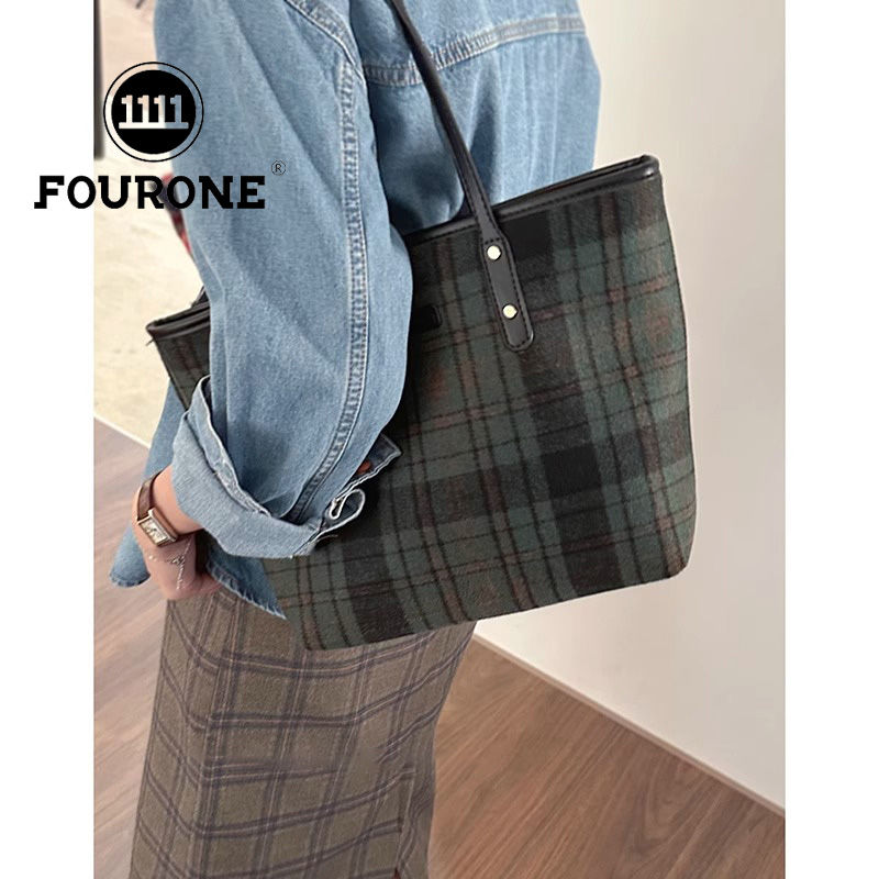 Wool plaid large bag women's new Korean retro tote bag college style large capacity commuter bag