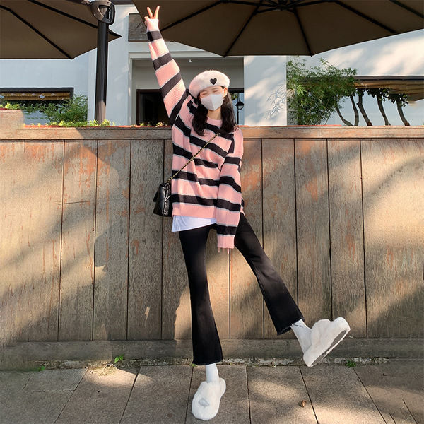 Small black raw edge slightly booted jeans for women 2023 autumn and winter new high-waist slim stretch nine-point pants trendy