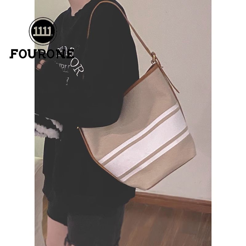 Korean large-capacity canvas bag for women new fashion commuter bucket bag casual shoulder tote bag