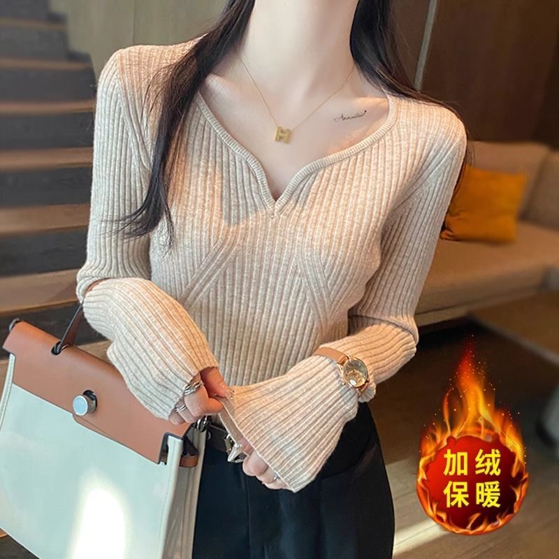 加絨加厚低領打底衫女秋冬修身內搭v領毛衣時尚百搭燕麥色針織衫