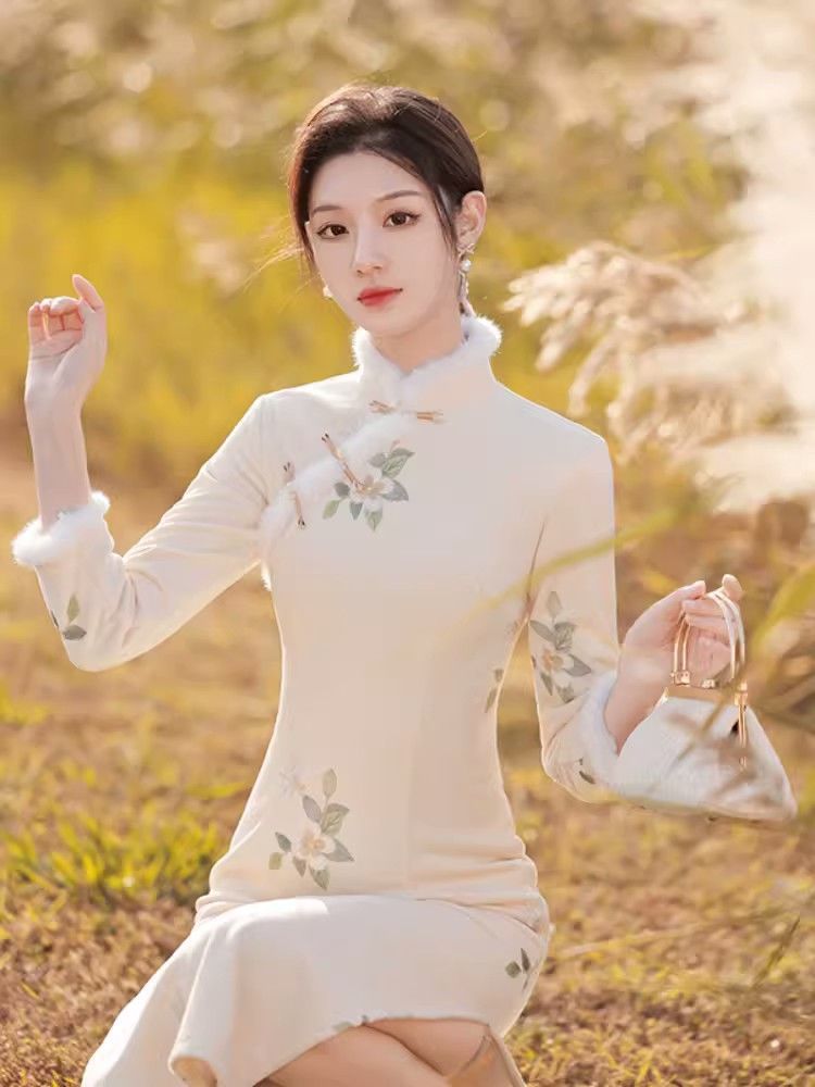 花朵旗袍2023年秋冬季刺繡加絨加厚年輕款高級感淑女風冬裝連衣裙