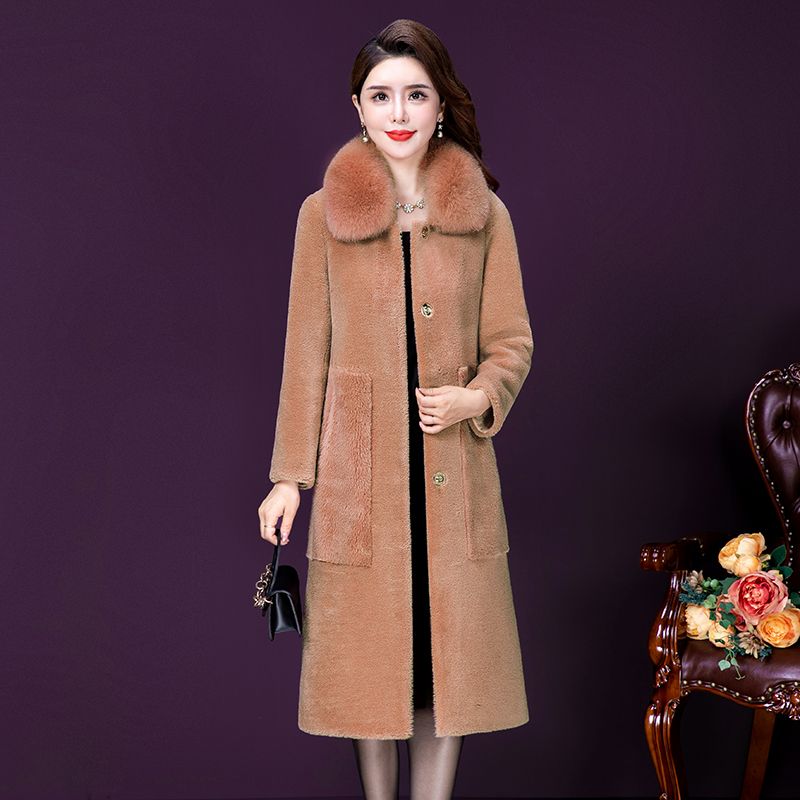 High-end fashion grained sheep shear coat mother's wear new winter lady's cotton mid-length fur coat