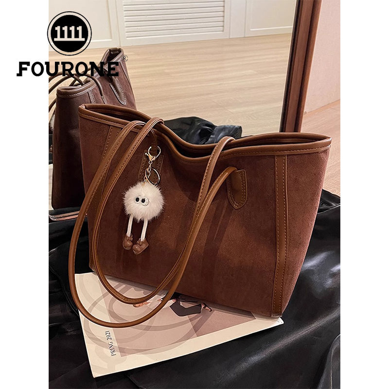 Large-capacity bag women's new fashion versatile frosted retro shoulder bag class commuting tote bag