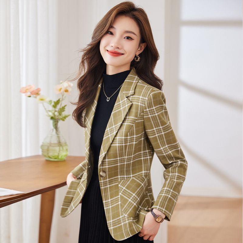 Xiaoxiang style small suit jacket for women autumn and winter 2023 new style small ladies top high-end casual suit
