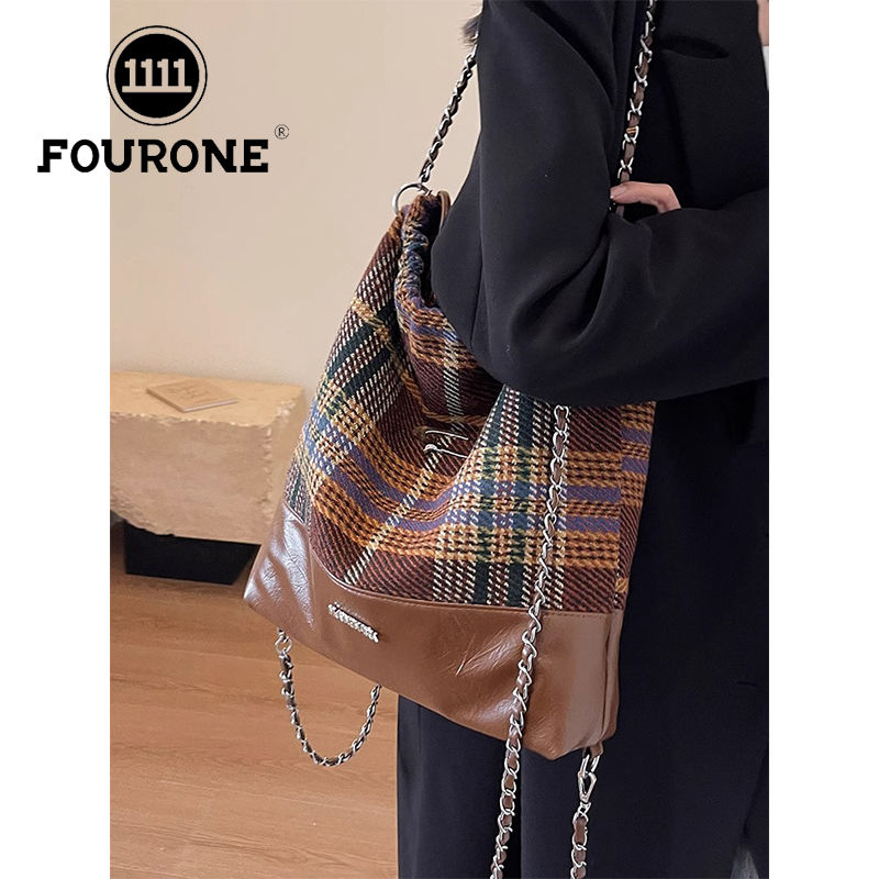 Large capacity plaid niche design backpack women's new retro simple texture high-end backpack