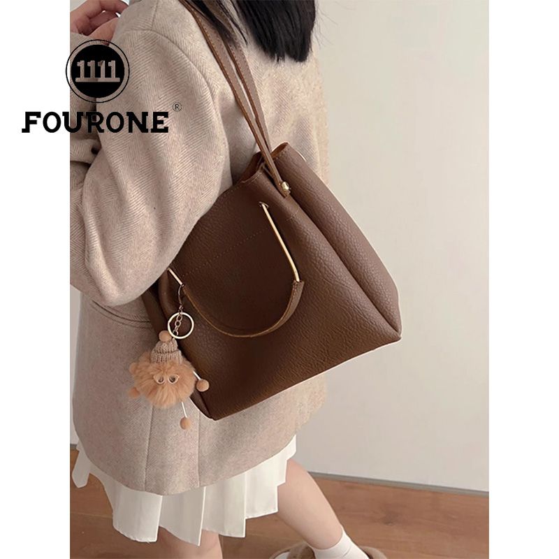Large capacity tote bag women's new single shoulder armpit bag retro commuter portable crossbody bucket bag
