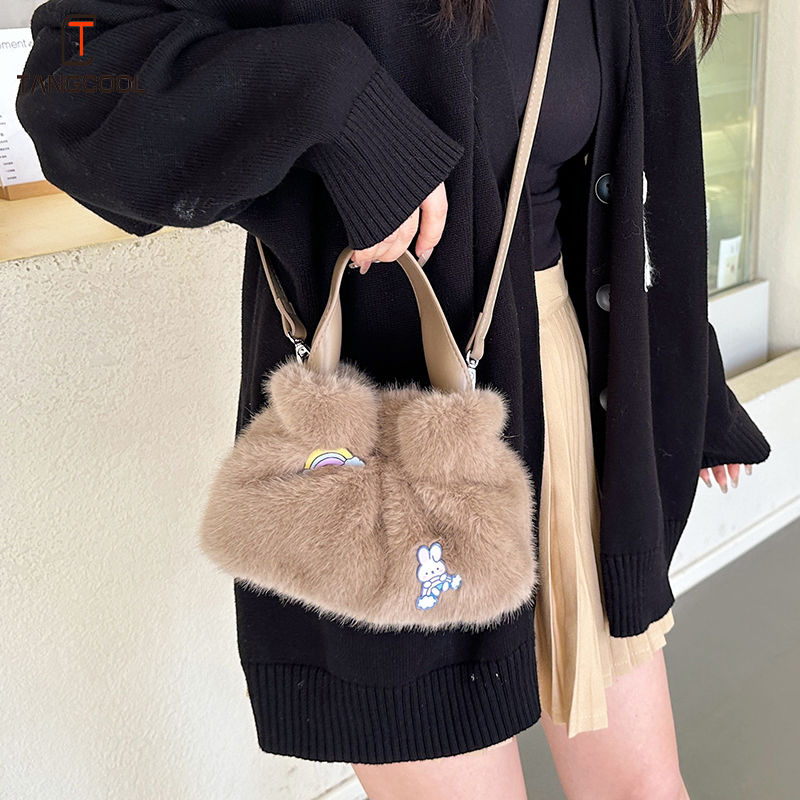 /Hand-held furry bag niche design autumn and winter new cross-body cute plush cross-body