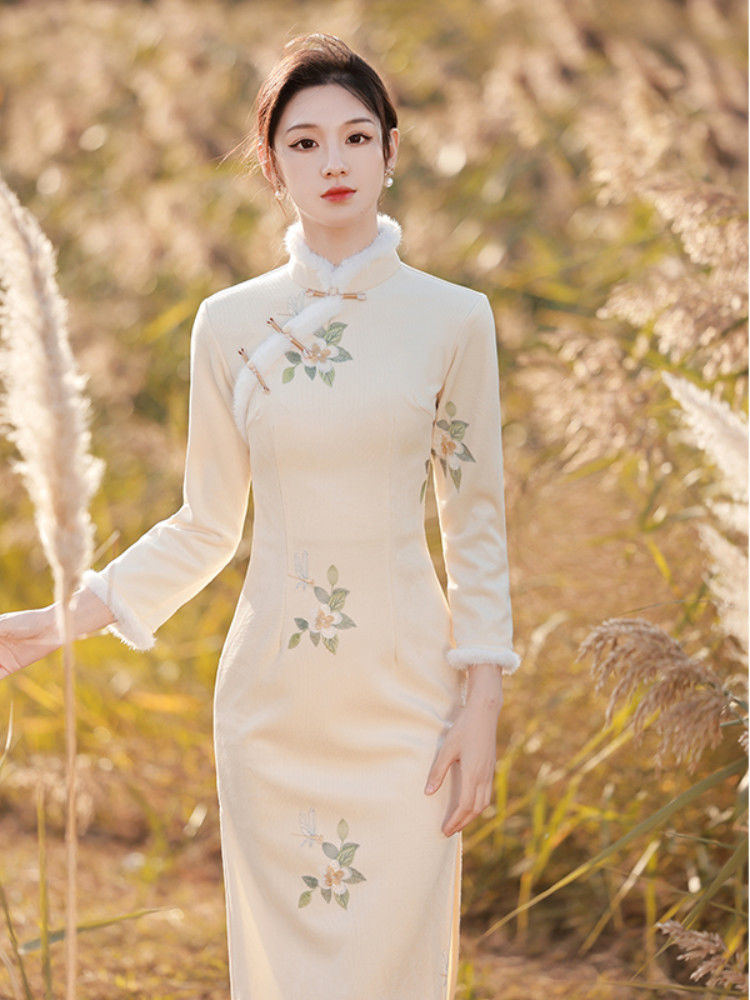 2023年冬季新款花朵旗袍秋冬刺繡加絨加厚年輕款高級感淑女風保暖