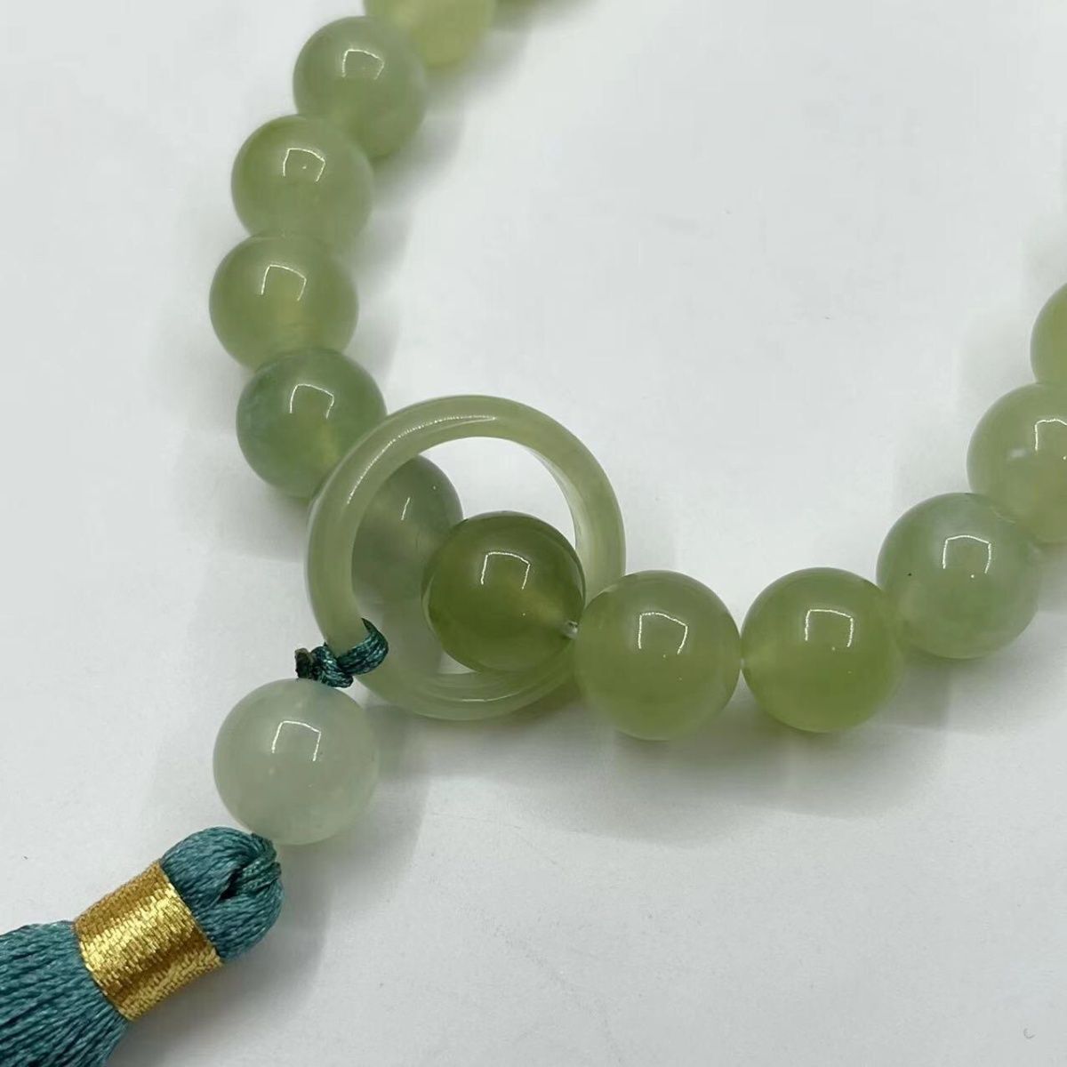 Natural Jadeite Exquisite Piece, Xiuyu Gradient Hand-held Car Pendant, Multi-purpose 12mm Beads, Ancient Style And_voghion.com