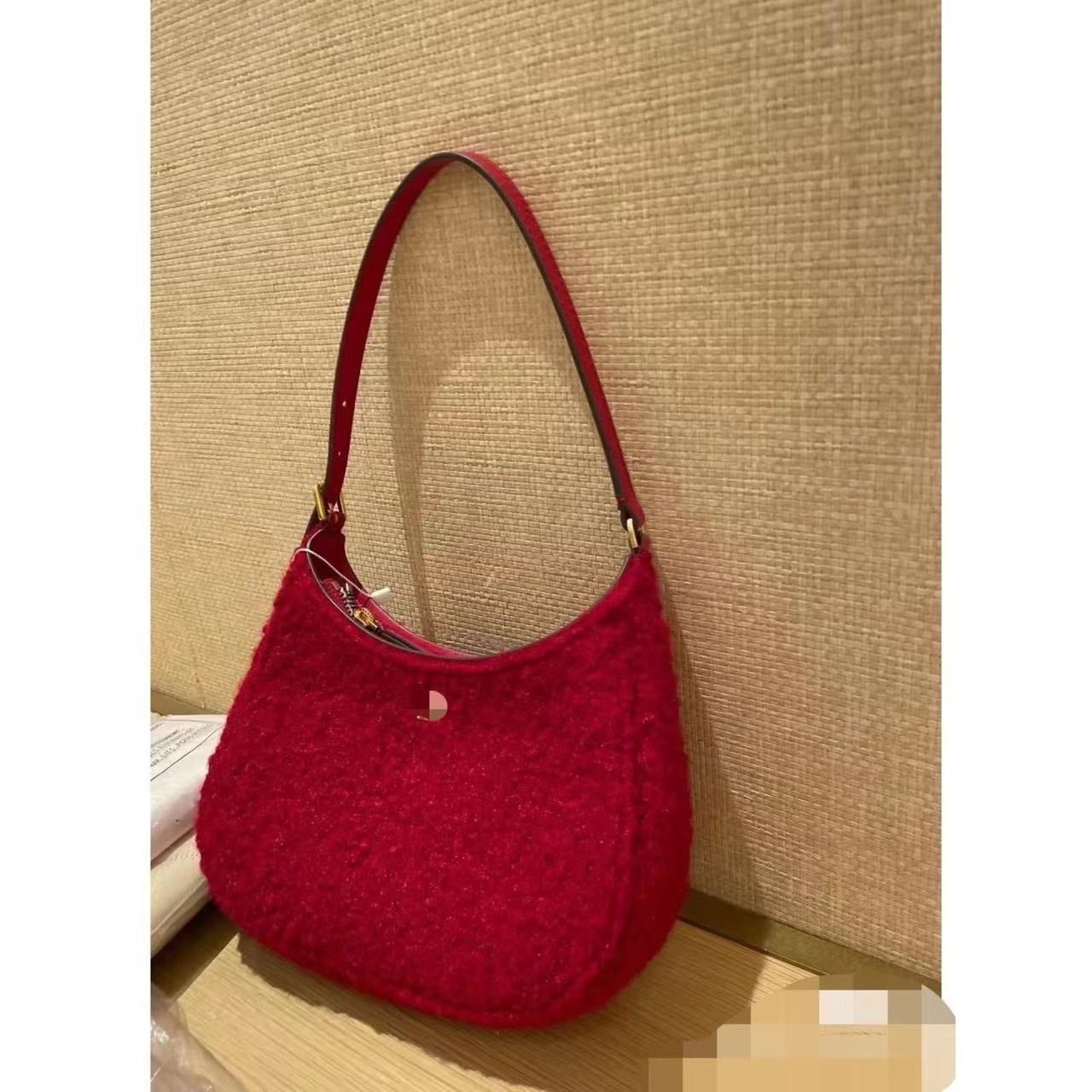 2022 New Trendy Bags, Underarm Bags, Rose Red Bags, Great Goods Selection, New Wedding Bags, Ancient Style Furry Bags