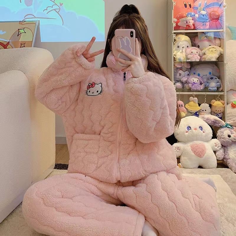 三層夾棉珊瑚絨睡衣女士冬季凱蒂貓加絨加厚款冬天保暖家居服套裝