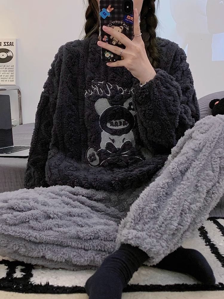 新款睡衣女秋冬季珊瑚絨加厚法蘭絨卡通網紅加絨可外穿家居服套裝