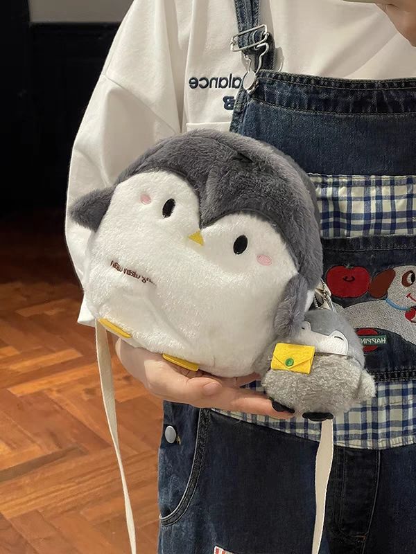 可愛企鵝小包包女2023新款秋冬百搭卡通毛絨單肩包軟妹少女斜挎包
