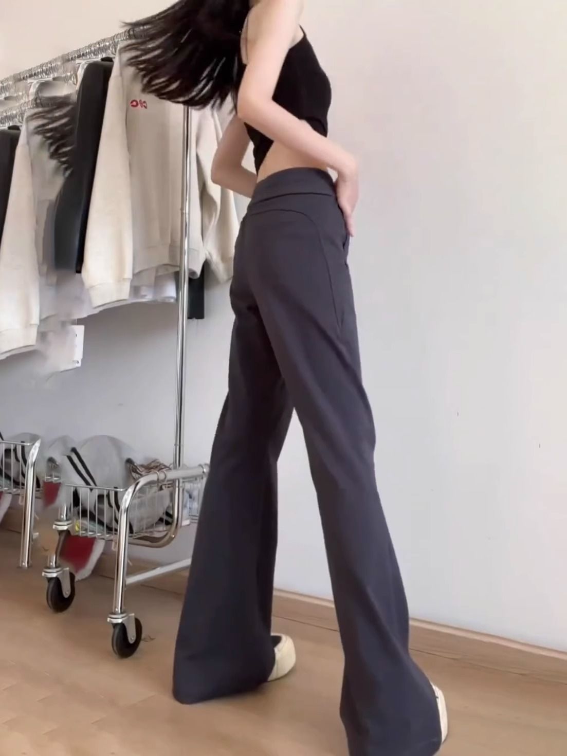 美式辣妹顯瘦微喇叭休閒褲女低腰秋季新款寬鬆設計感百搭運動衛褲