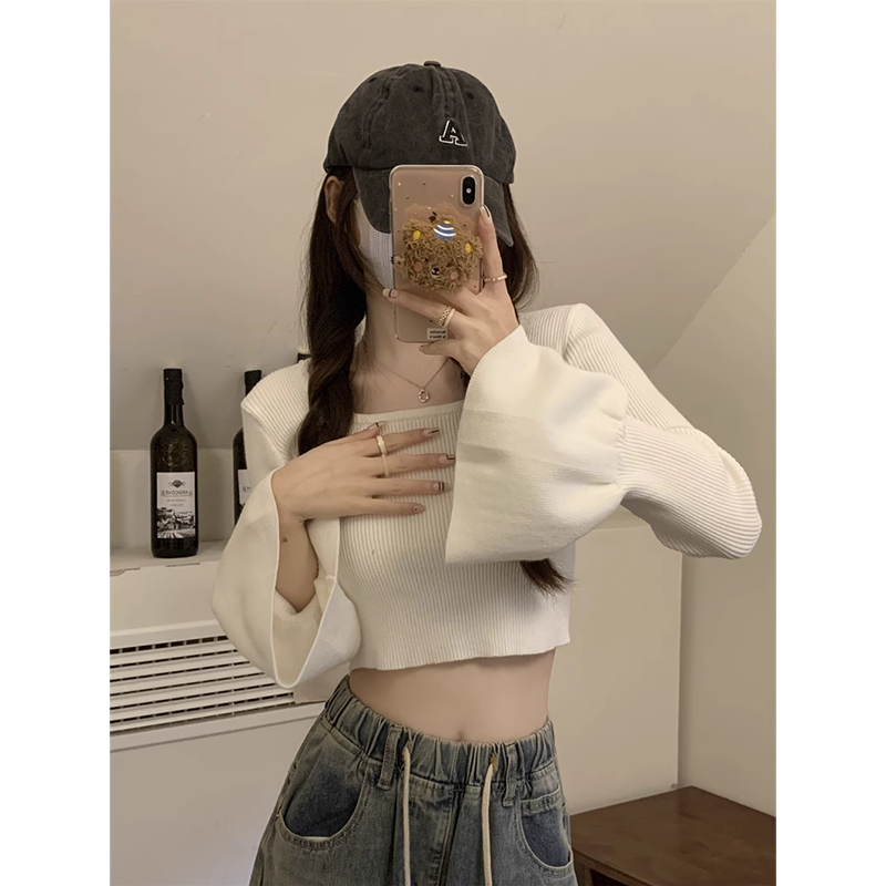 Designed bell-sleeved square-neck sweater for women in autumn  new slim-fitting short inner-layered top with temperament