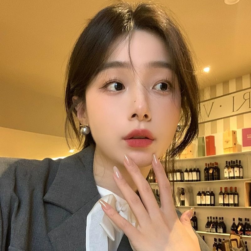 灰珍珠耳釘女2023新款爆款耳飾氣質輕奢高級感獨特耳環小眾設計感
