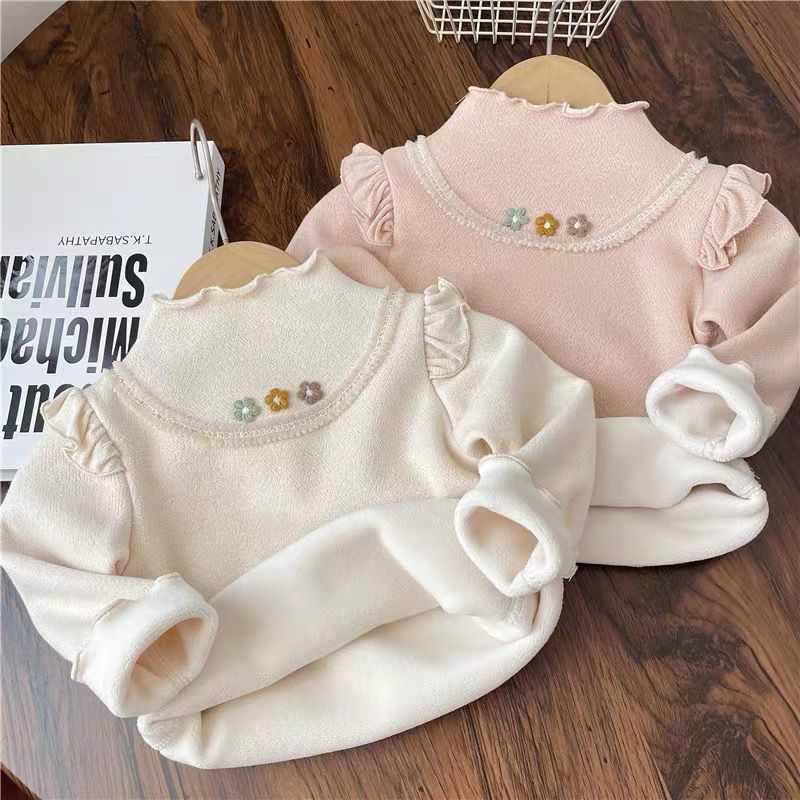 New autumn and winter new velvet and thickened three-flower all-in-one velvet bottoming shirt for baby girls aged 1-6 years old, baby girl's warm T-shirt