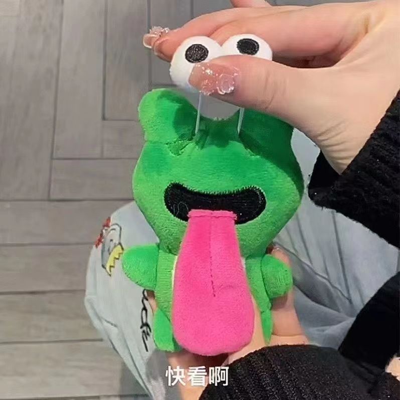 New Couple Sticking Out Tongue Frog Magnetic Keychain with Stretchable Eyes as a Gift for Boyfriend and Girlfriend