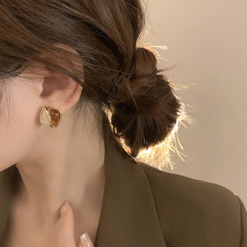 復古耳釘獨特耳環2023新款爆款小眾設計感耳飾女高級百搭感耳墜