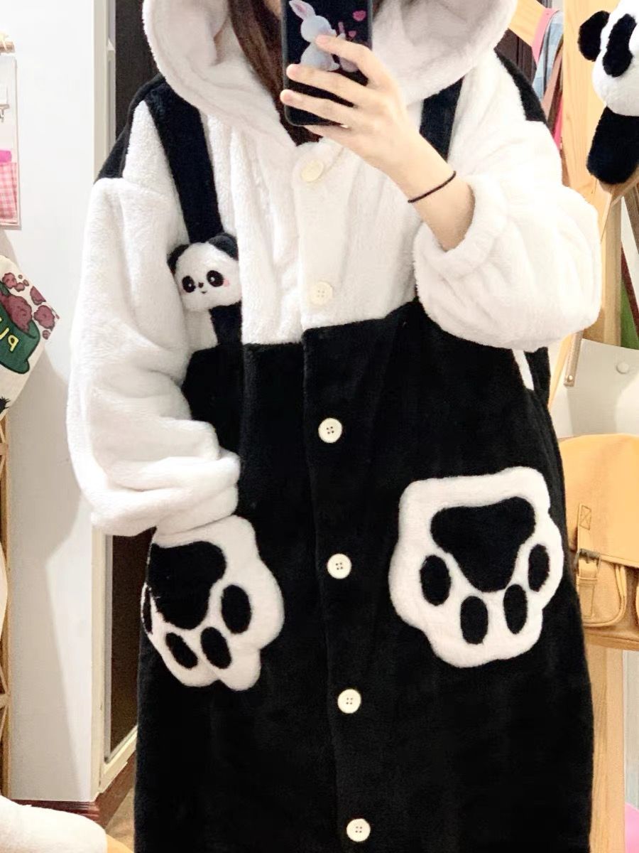 可爱熊猫珊瑚绒睡衣女冬季加绒加厚保暖中长款连帽法兰绒学生睡袍