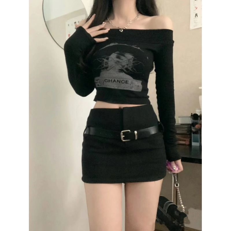 純欲辣妹黑色一字肩印花T恤夏季修身顯瘦打底衫秋季短款長袖上衣